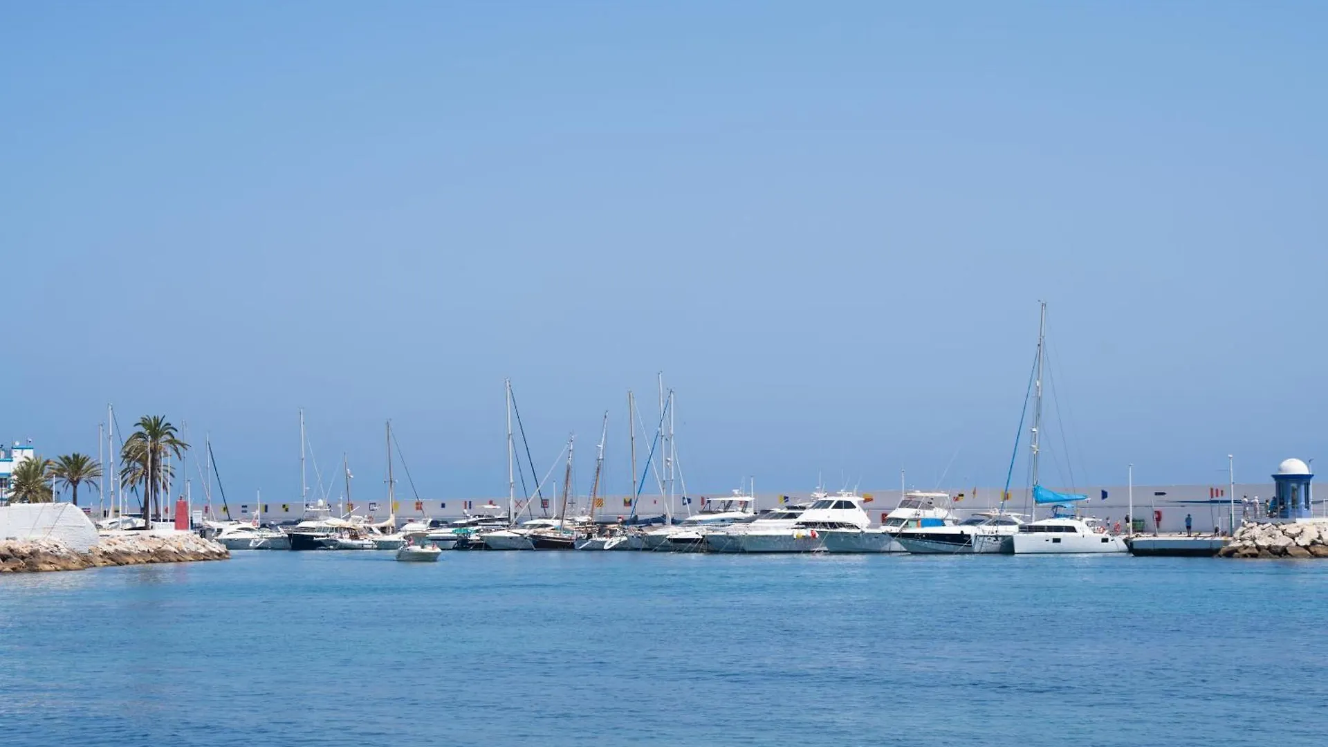 Encanto Andaluz Second Line Of The Beach Center Lor Apartment Marbella